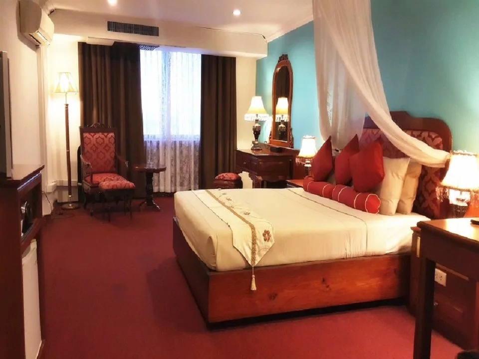 Royal Palace Hotel