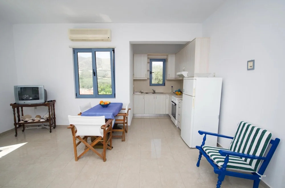 Family Holidays House Koutsouras by GHH