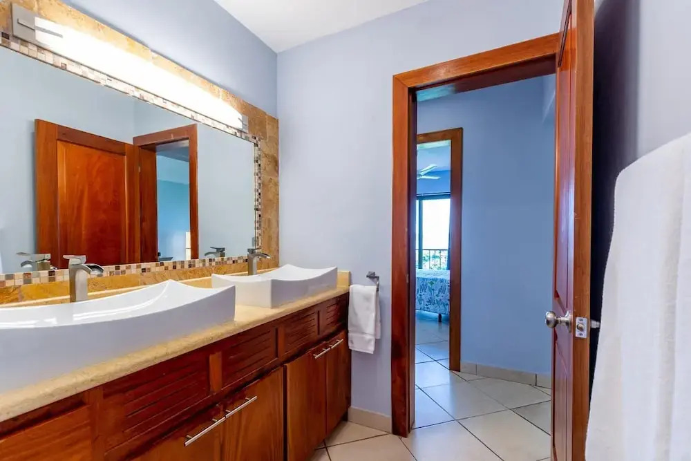 Elegant Oceanview Condo with Spacious Open-Concept Floor Plan and Inviting Beach Design