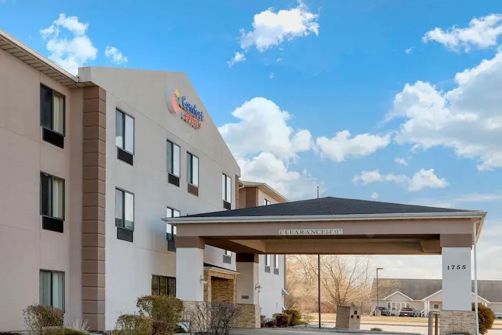 Comfort Suites