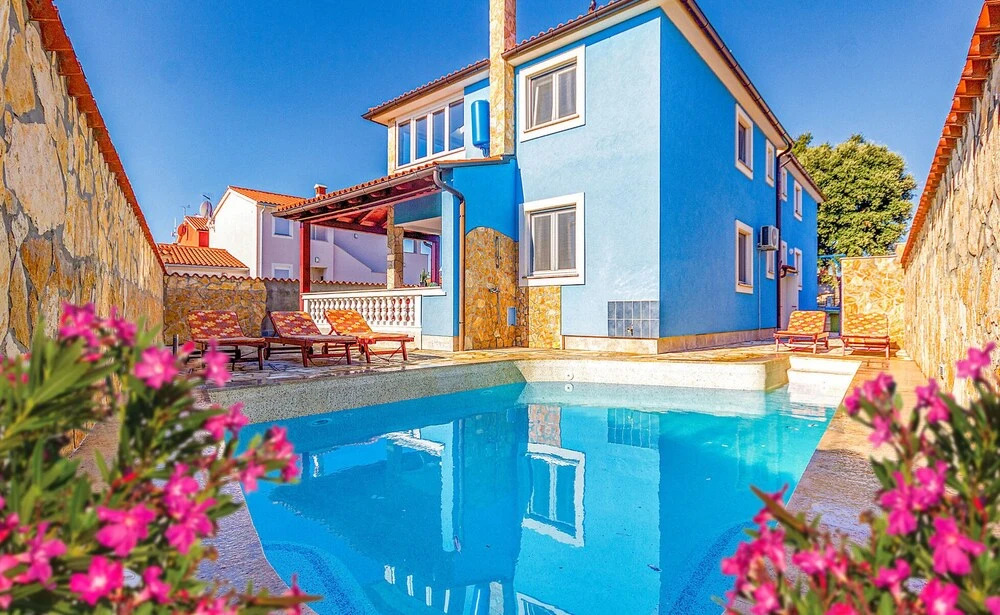 Stunning Home in Vodnjan With Wifi and 6 Bedrooms