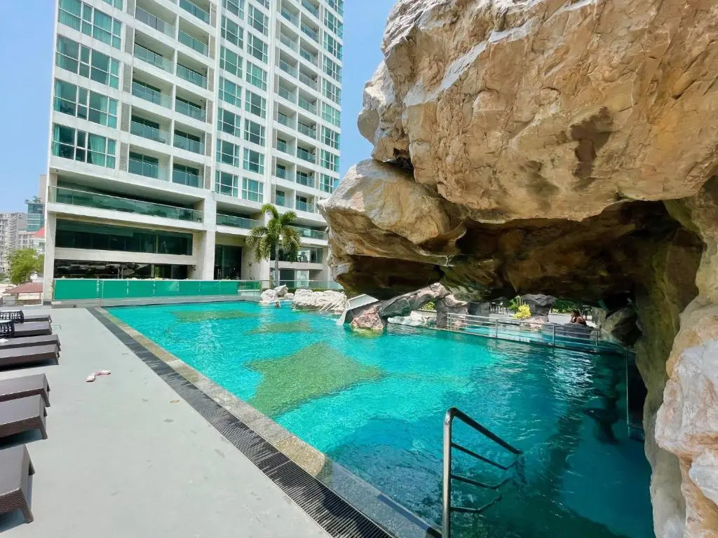 LUXURY 1 Bedroom in Amari Residences