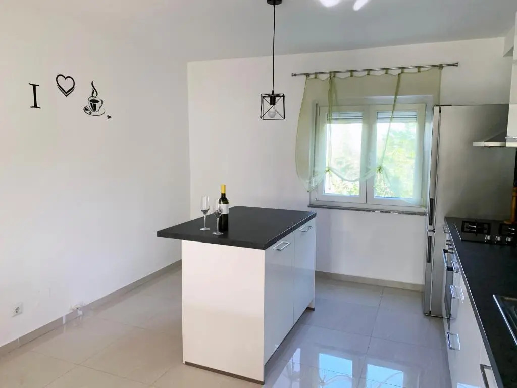 NEW Apartment Ema II