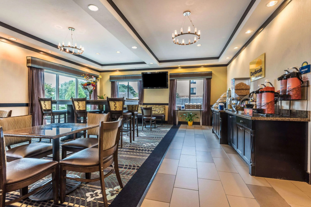 Days Inn & Suites by Wyndham Mineral Wells