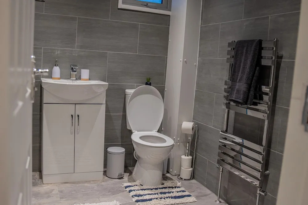 BV Comfy Spacious 3 Bedroom House At Tatton Street Manchester
