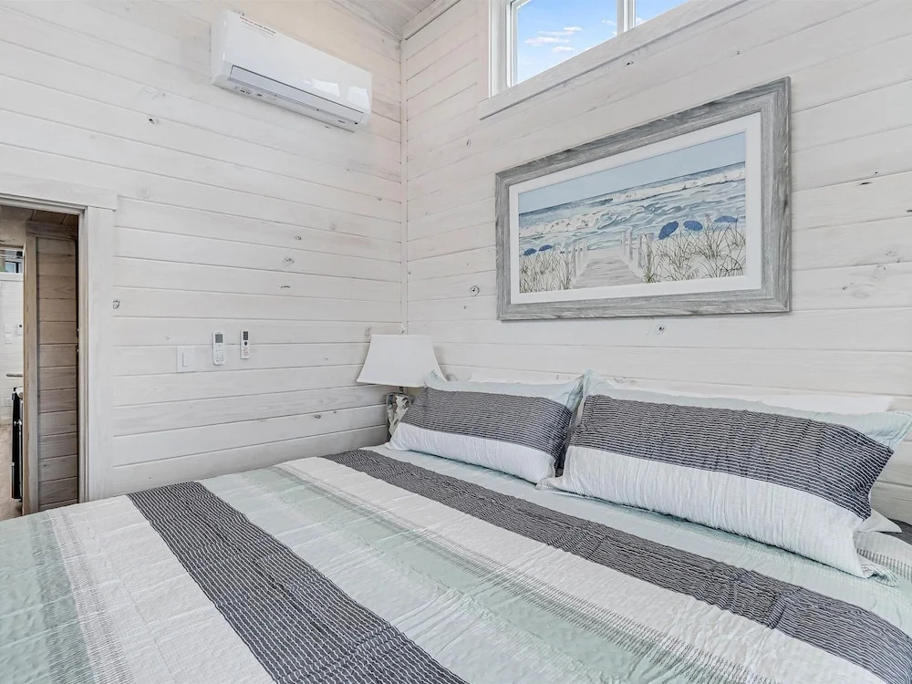 Tequila Sunrise Sfth6 1 Bedroom Cottage by RedAwning