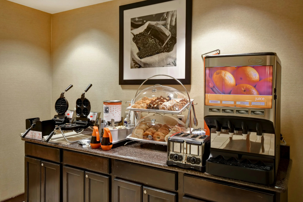 Hampton Inn & Suites Folsom