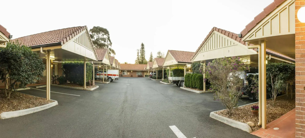 Cotswold Motor Inn