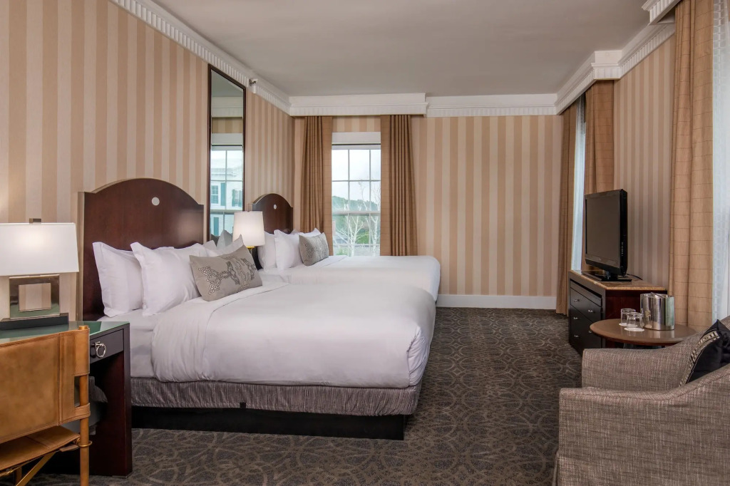 Inns at Equinox