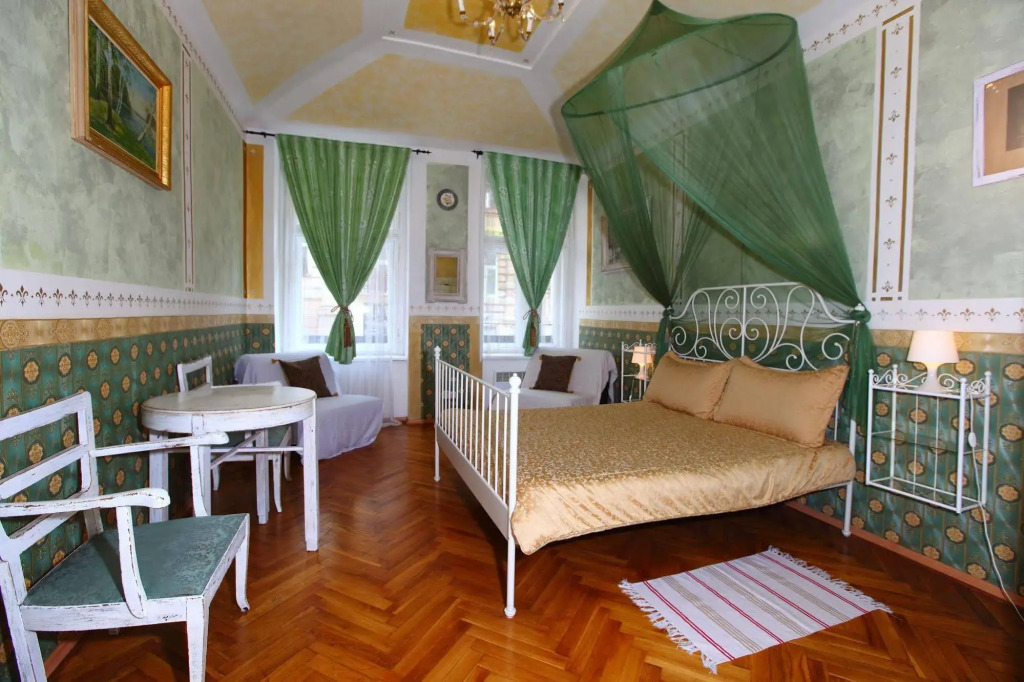 Old Time Hotel