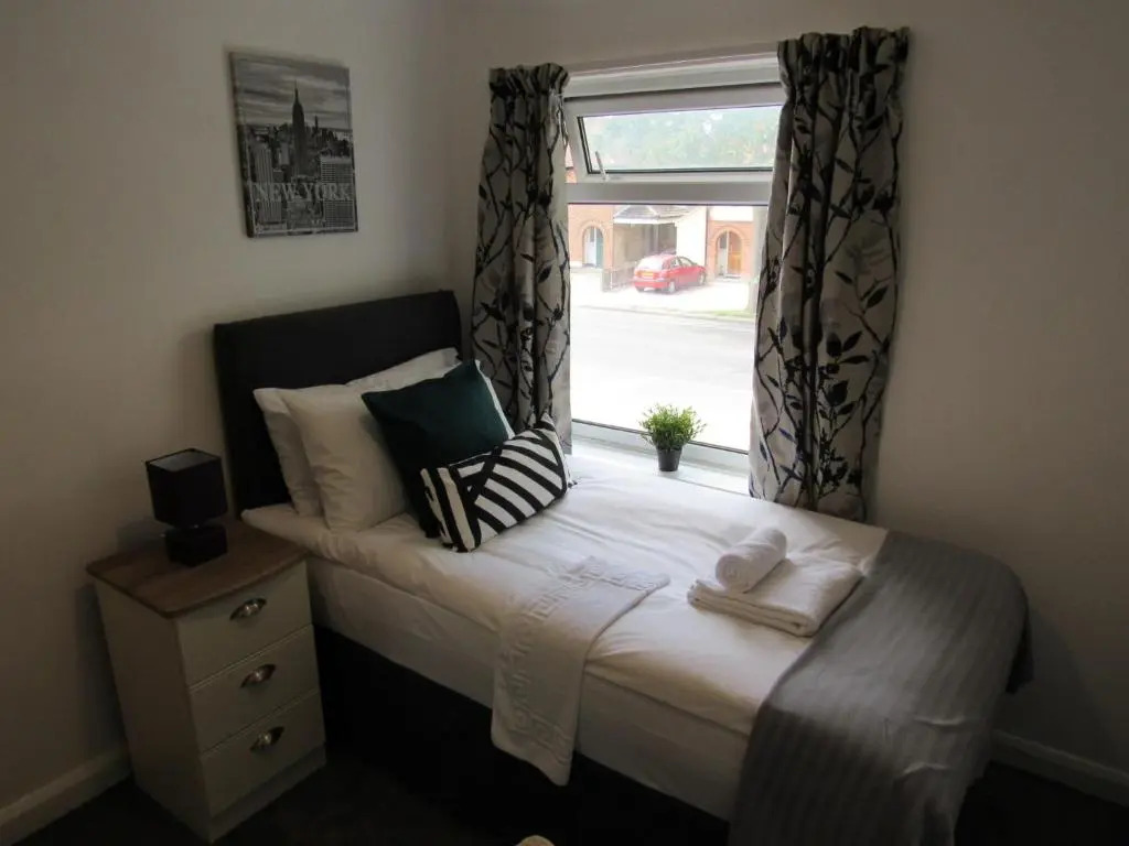 The Cambridge Suites - Tas Accommodations