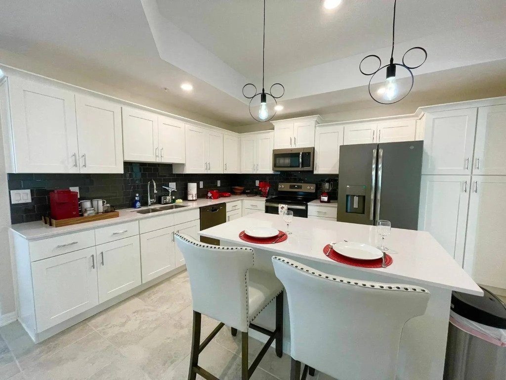 New 3 Bedroom Deluxe Apartment at Storey Lake