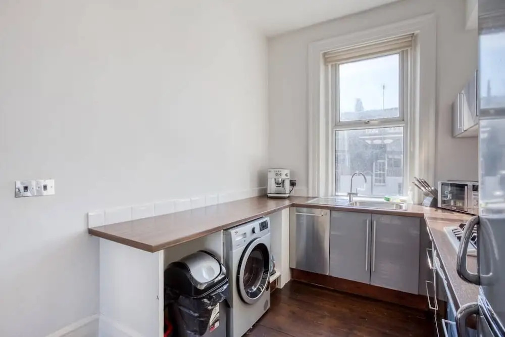 Spacious 2bed for 4p, 2mins to Paddington Station