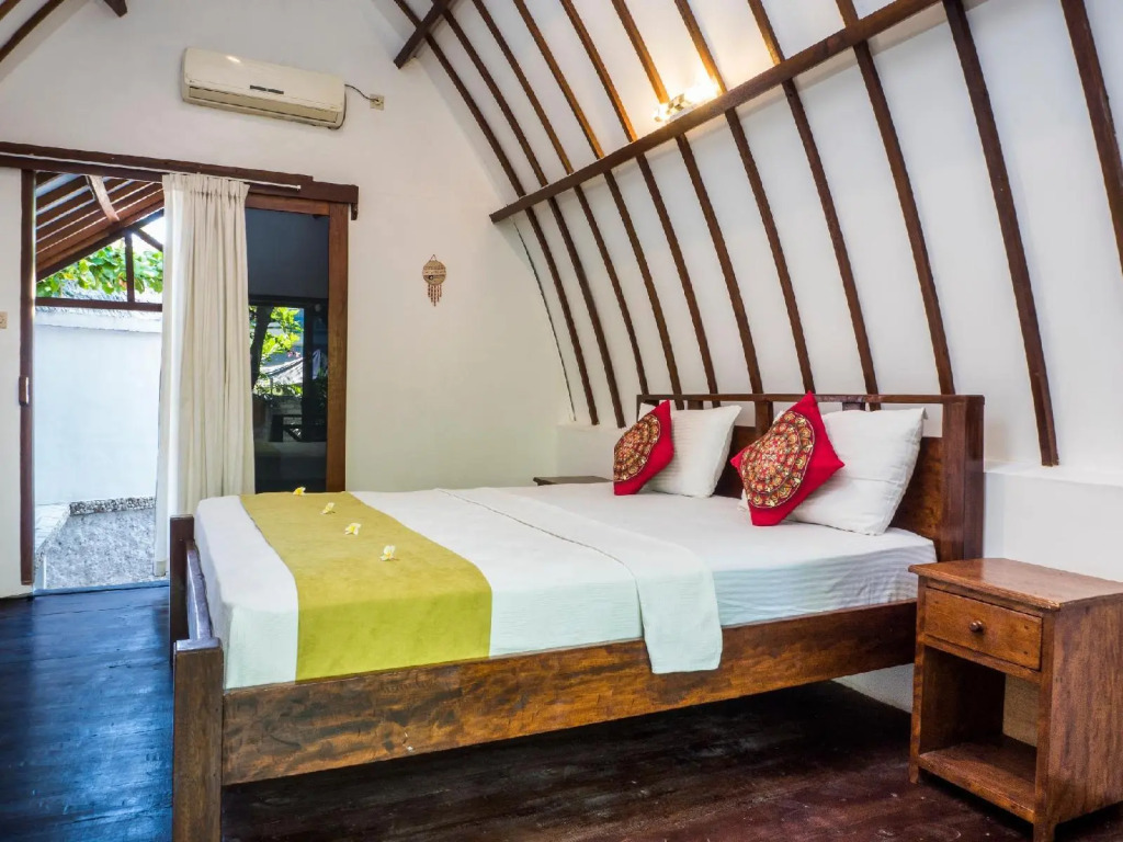 Gili Turtle Beach Resort