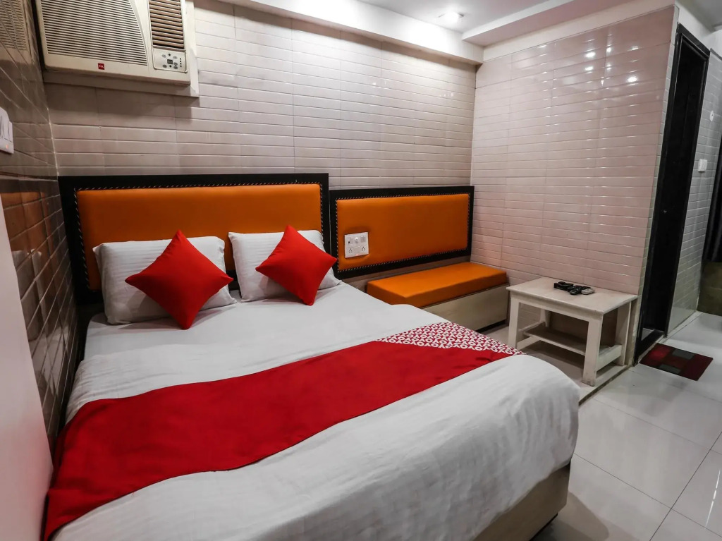 Oyo 15350 Rnb Bhopal