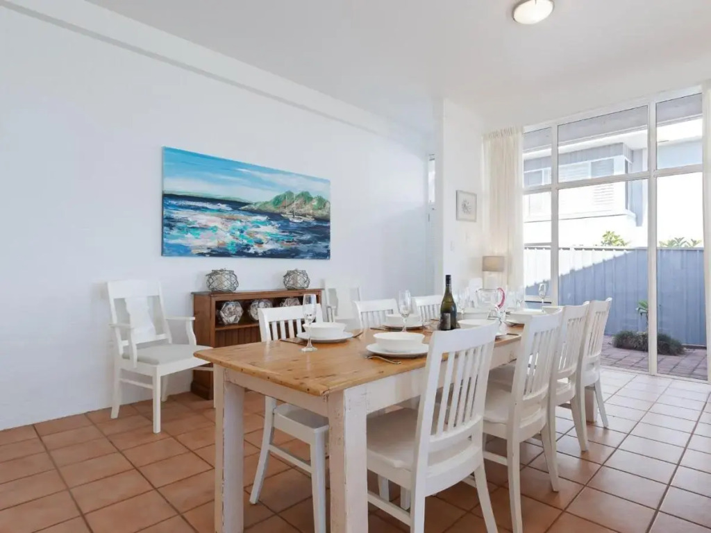 Corlette Waterfront 2 Waterfront Luxury WI FI Aircon Boat Parking