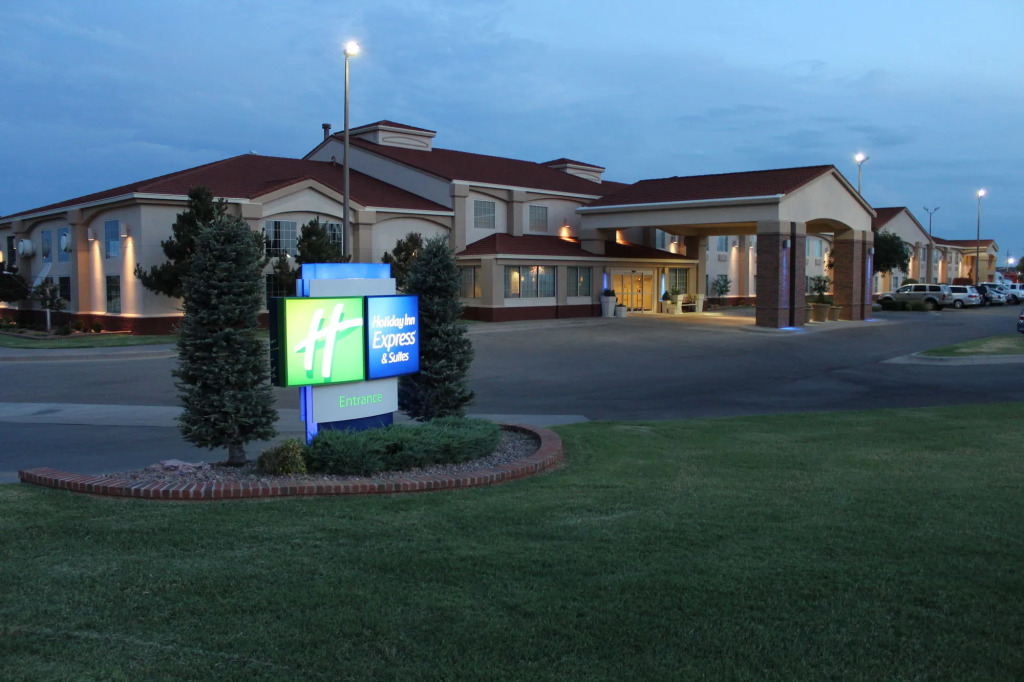 Lucilles Hotel, Restaurant, & Bar