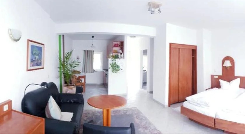 Urlaubspension Hohes Rott und Apartmenthaus