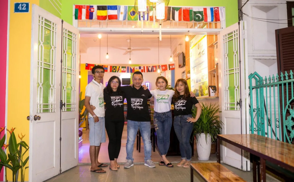 MrChe Backpackers