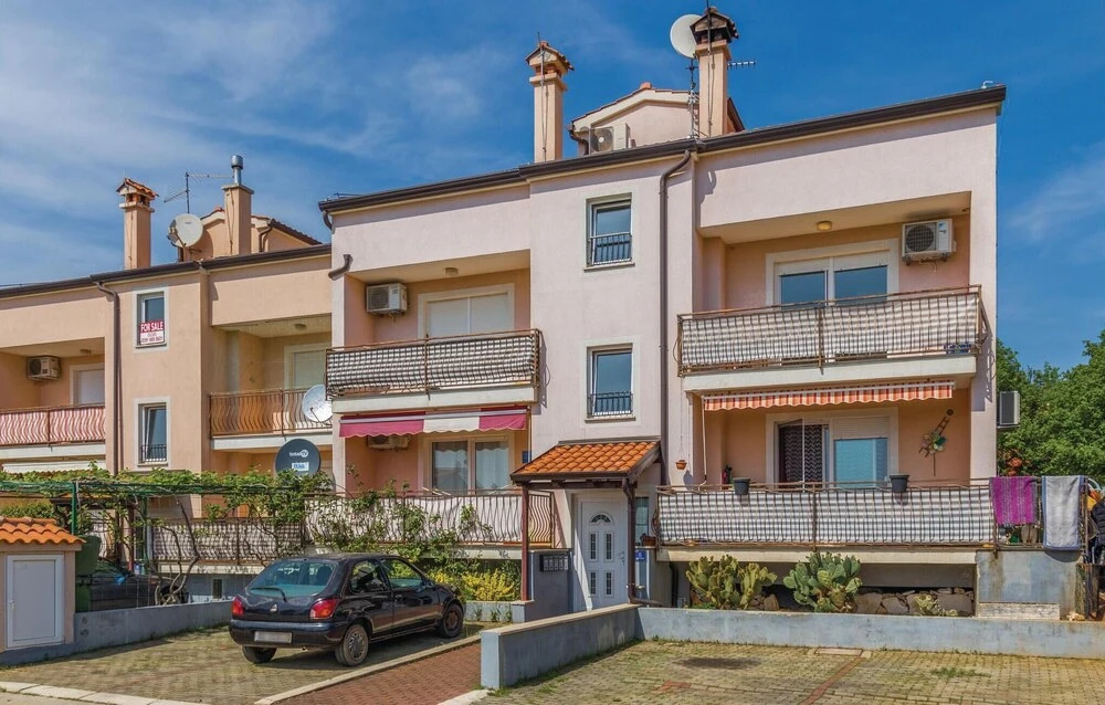 Nice Home in Kukci With Wifi and 2 Bedrooms