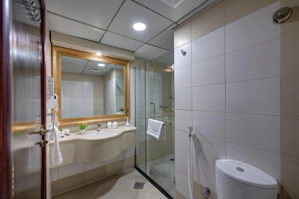 Royal Tulip Dancenter Suites Sharjah