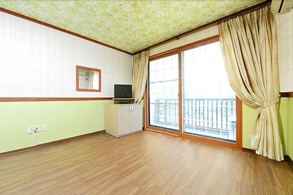 Gapyeong Yongchu View Sound Pension