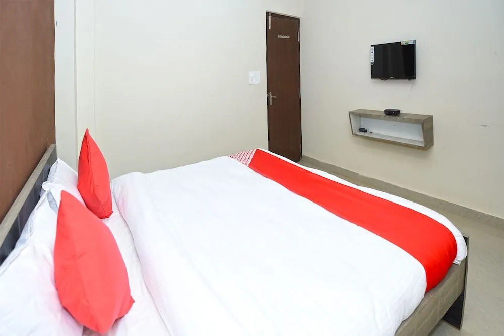 Oyo 23218 Hotel Laxmi Vridhi