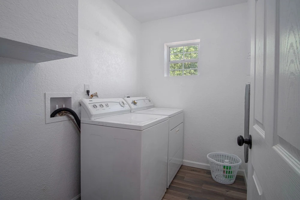 Charming 4BR2BA Only 5 mins Downtown Riverwalk