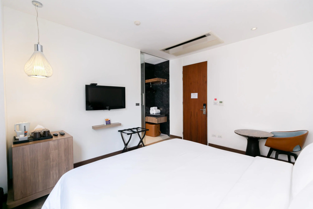 UNO Express Asoke Sukhumvit Bangkok