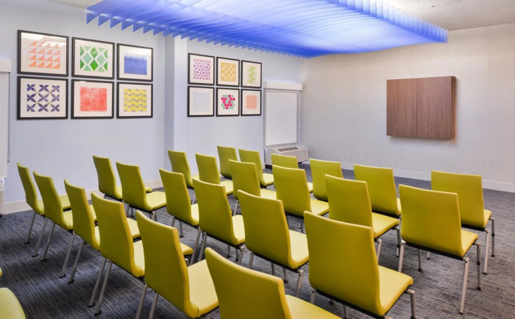 Holiday Inn Express Burlington by IHG