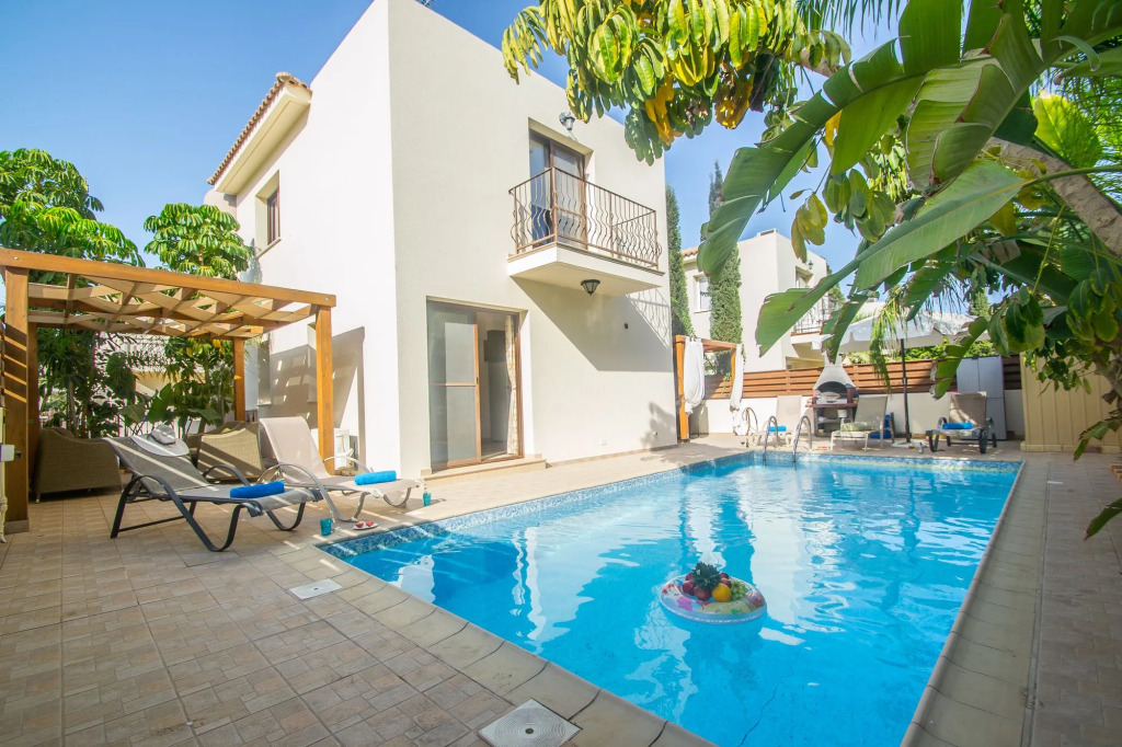 Ismini Lagoon Villa