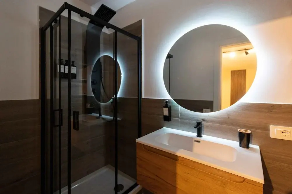 Urban Chic Luxury Suite Apartments