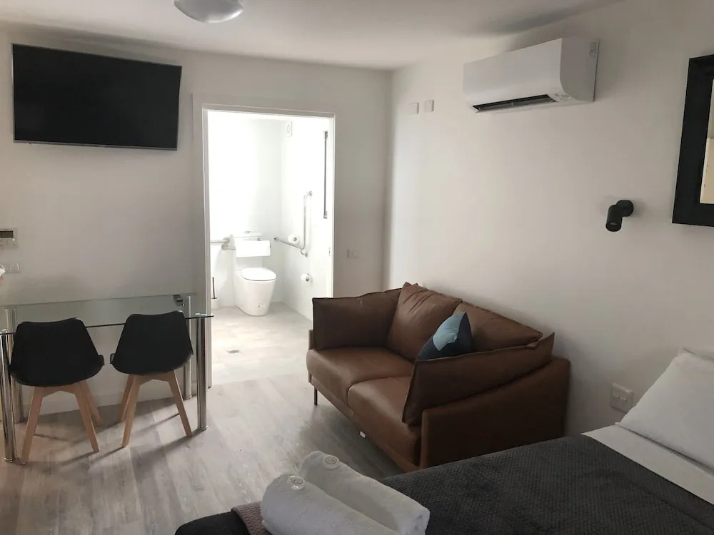 Alfred Apartment