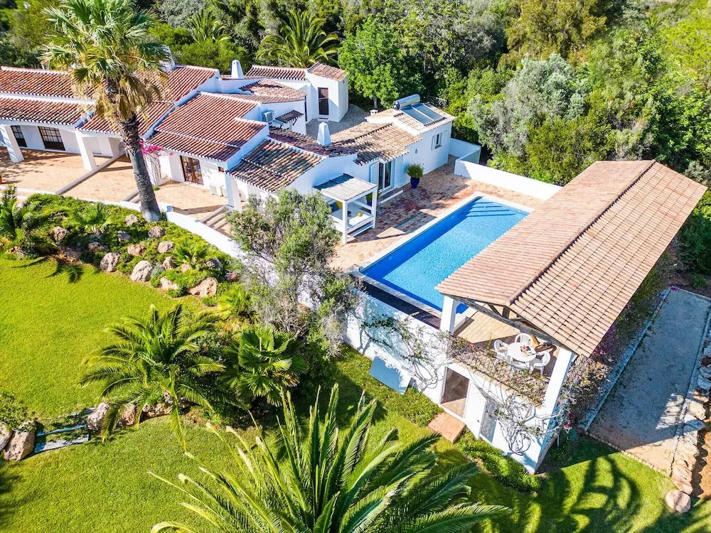 Villa Saint Michel - Refúgio tranquilo com piscina aquecível em Portimão