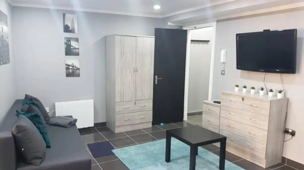 Studio, up to 4 PEOPLE, City Center location