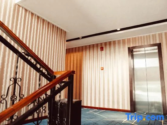 Yichun Mantu Hotel