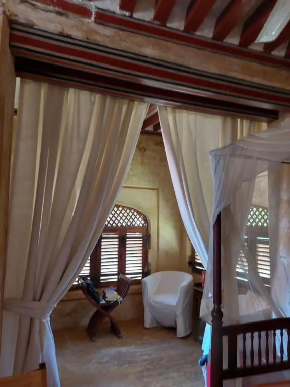 Samaki House