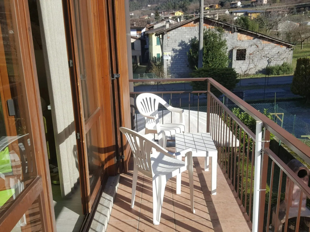 Attractive apartment in Crone with garden