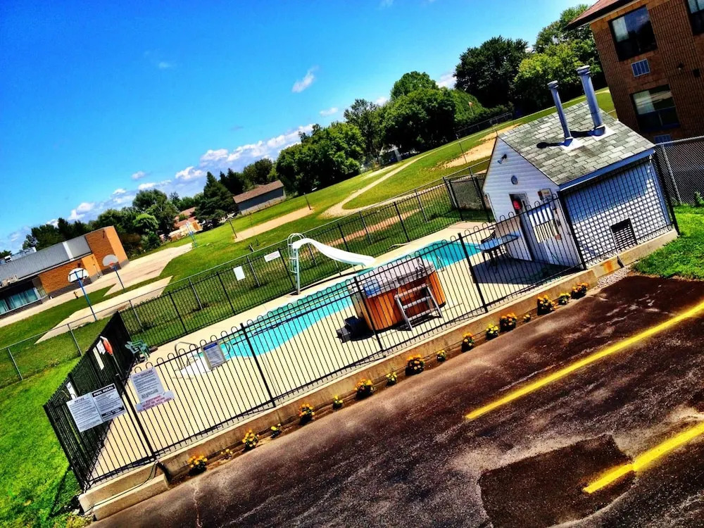 Angus Inn Motel