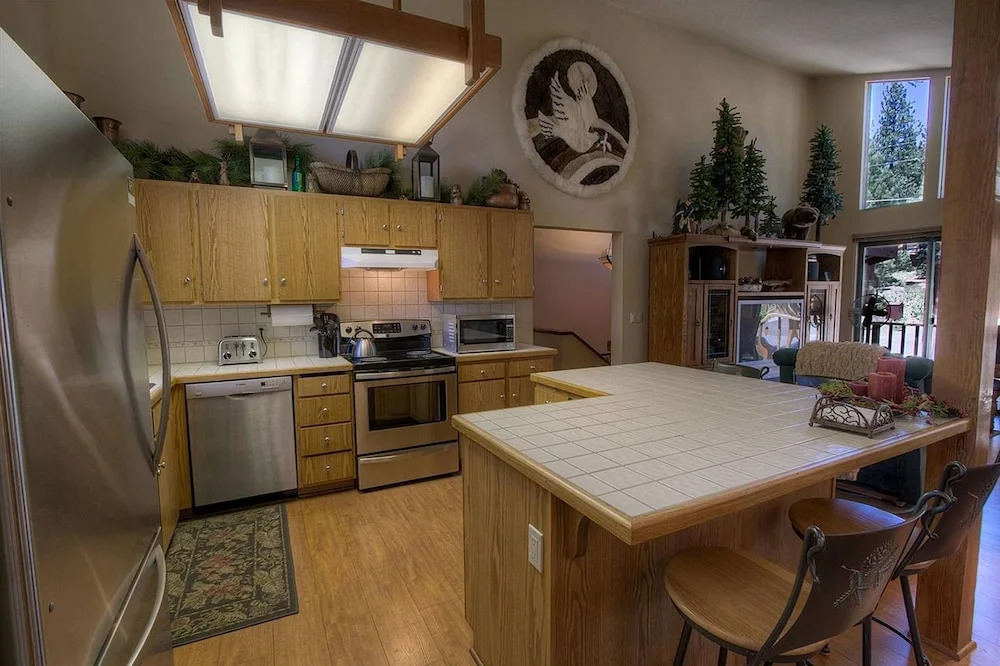 Merry Beary by Lake Tahoe Accommodations