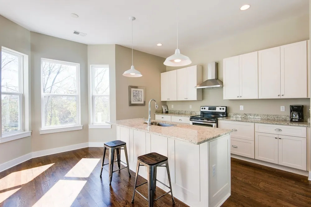 River Bliss! Luxury 4br Water Views 4 Bedroom Home
