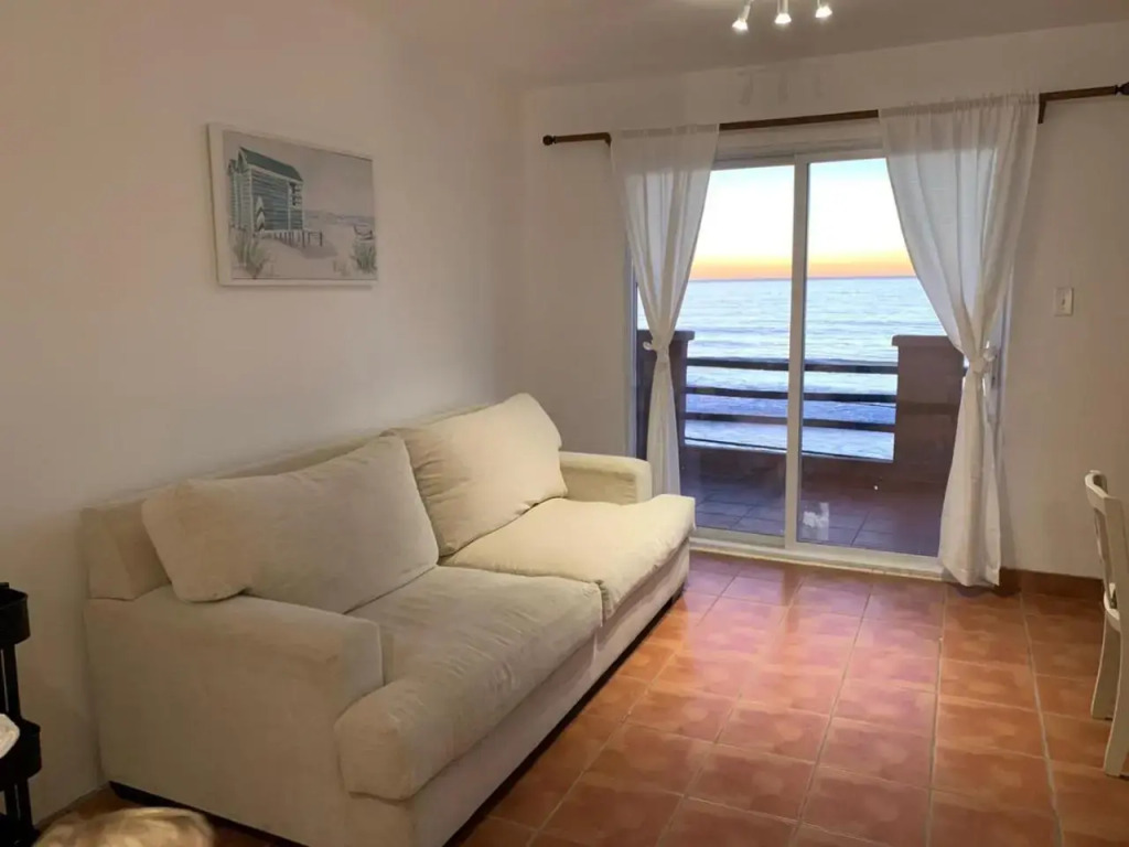 BEACHFRONT Relaxation 1 Bedroom Apt