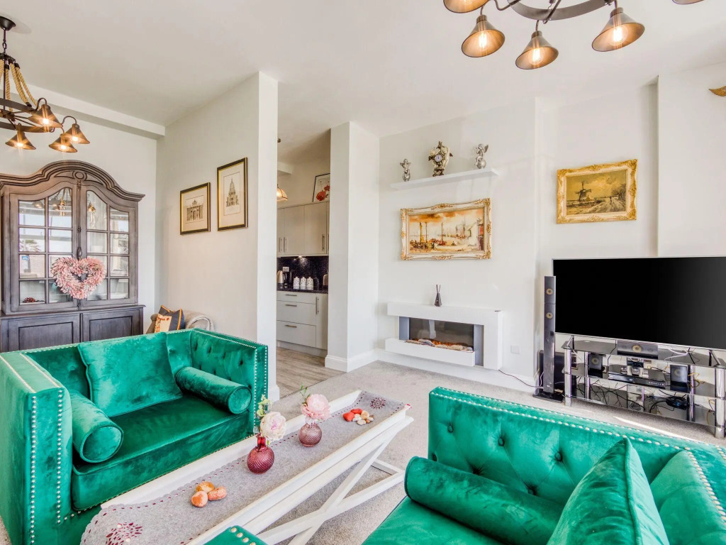 Apartment in Folkestone Near Sandgate Beach