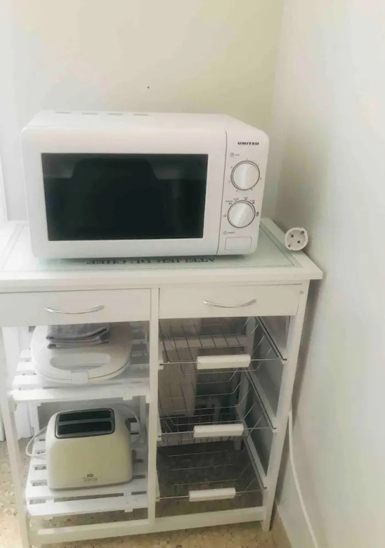Athens Apartment 1-min Walk to Metro