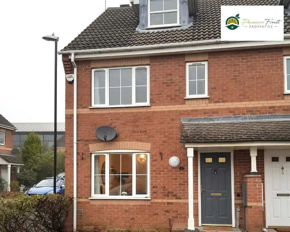 3 Bedroom 2 Bath House By Passionfruitproperties Close To Coventry City Centre - Free Wi-Fi, Driveway And Garden - 8RWC