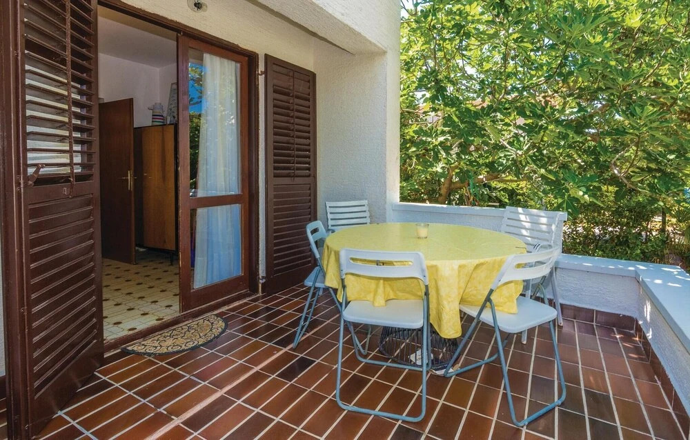 Nice Home in Privlaka With Wifi and 6 Bedrooms