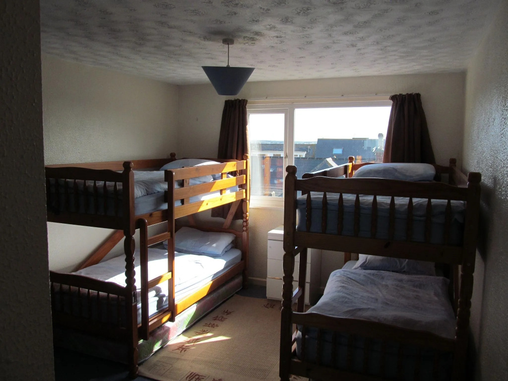 Breakers Lodge