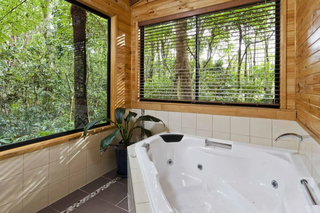 The Mouses House Rainforest Retreat
