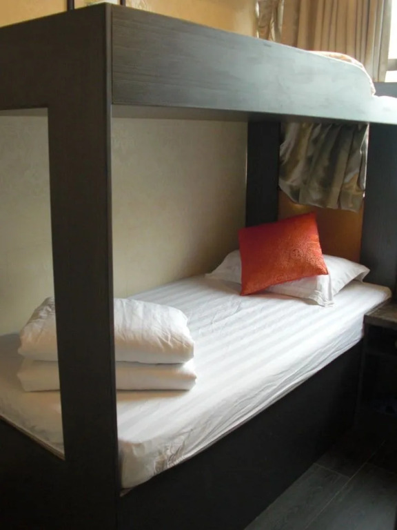 Empire Commercial Hotel