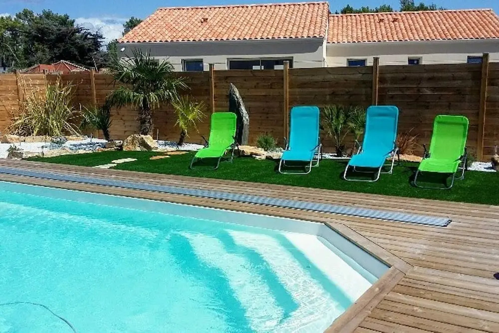 House with private pool